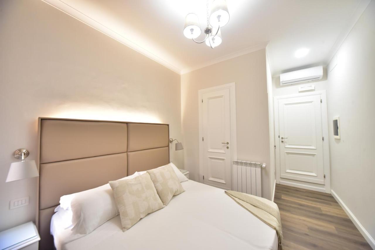 Sacconi Palace Suite Roma ภายนอก รูปภาพ
