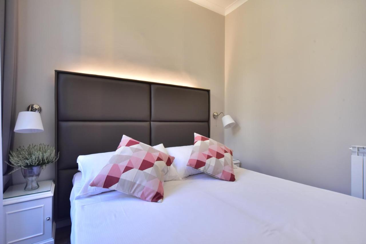 Sacconi Palace Suite Roma ภายนอก รูปภาพ
